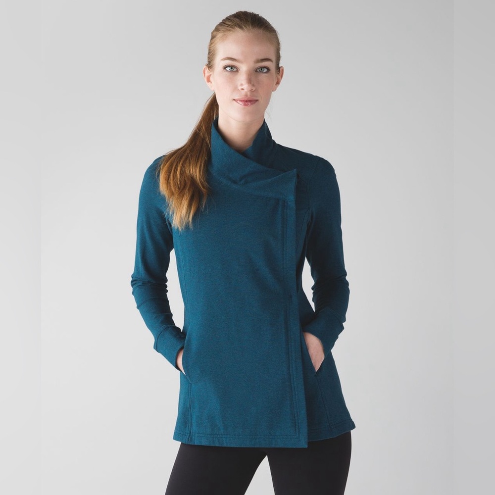 Lululemon Coast Wrap II Heathered Alberta Lake *like NEW* - size 6